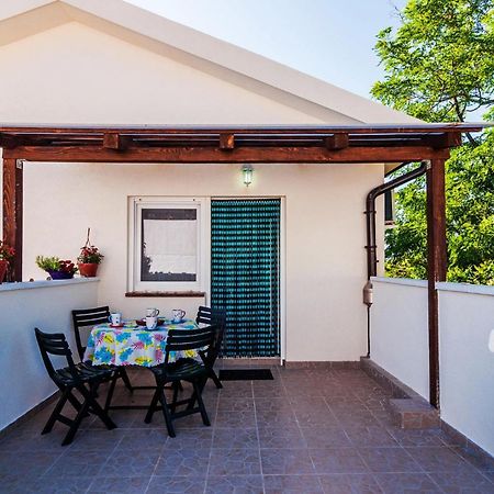 Nice Apartment In Vinjerac With Kitchen Kültér fotó